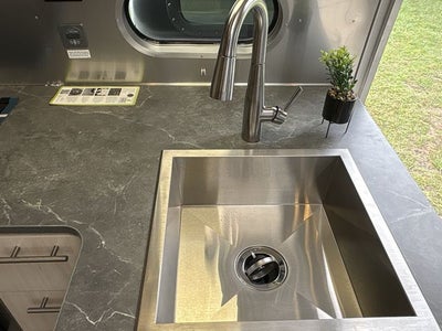 2026 Airstream 25FBT Base