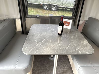 2026 Airstream 25FBT Base