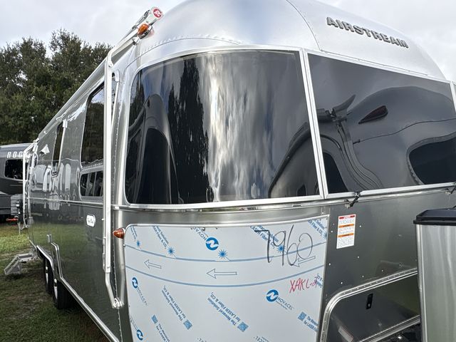 2026 Airstream 27FBQ Base