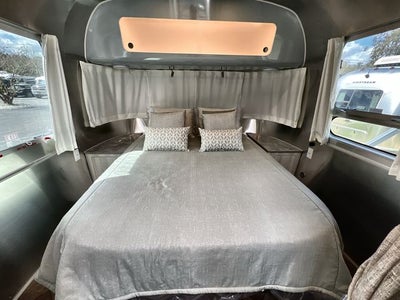 2025 Airstream 27FBQ Base