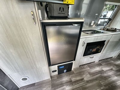 2025 Airstream 22FB Base