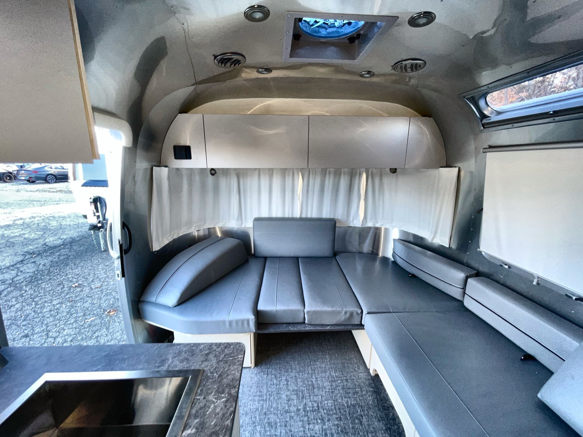 2023 Airstream 27FBT Base