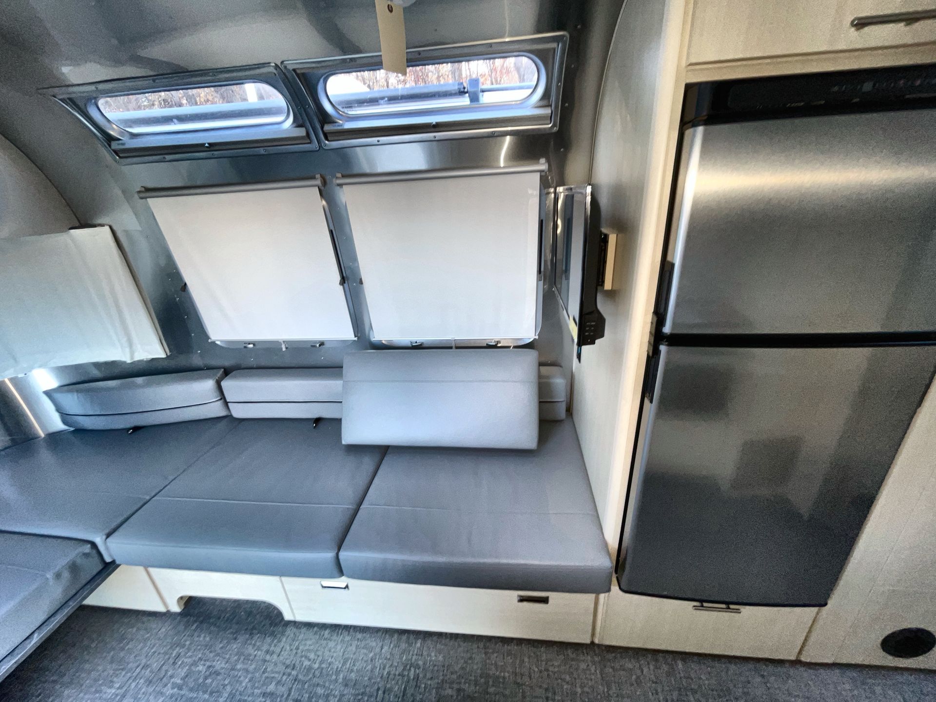 2023 Airstream 27FBT Base