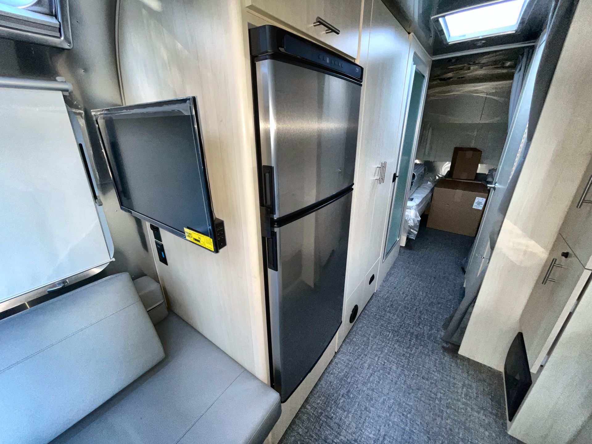 2023 Airstream 27FBT Base