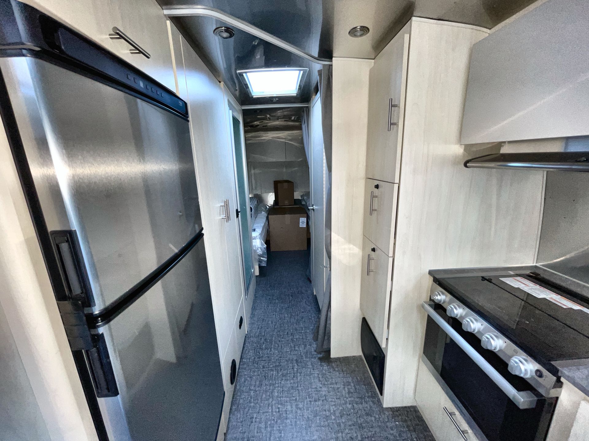 2023 Airstream 27FBT Base