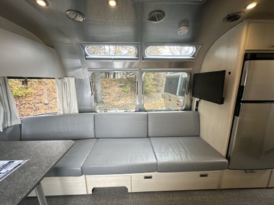 2023 Airstream 27FBT Base