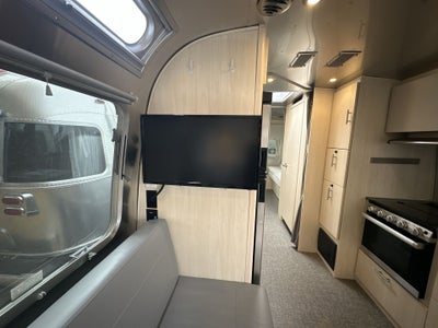 2023 Airstream 27FBT Base