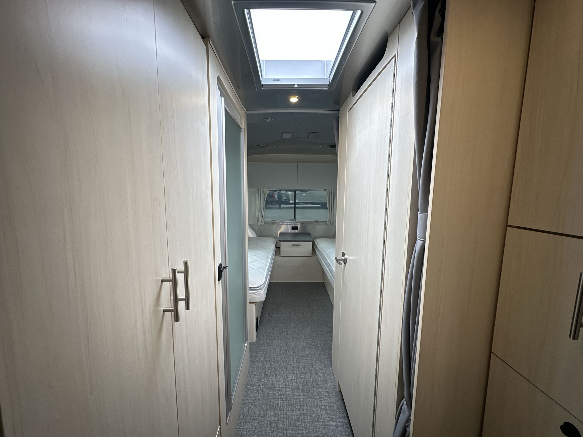 2023 Airstream 27FBT Base