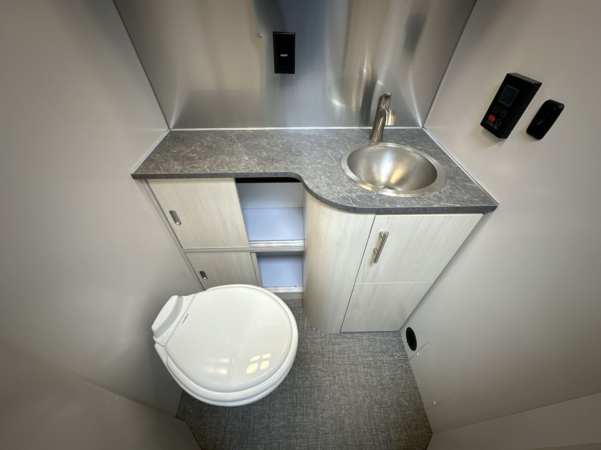 2023 Airstream 27FBT Base