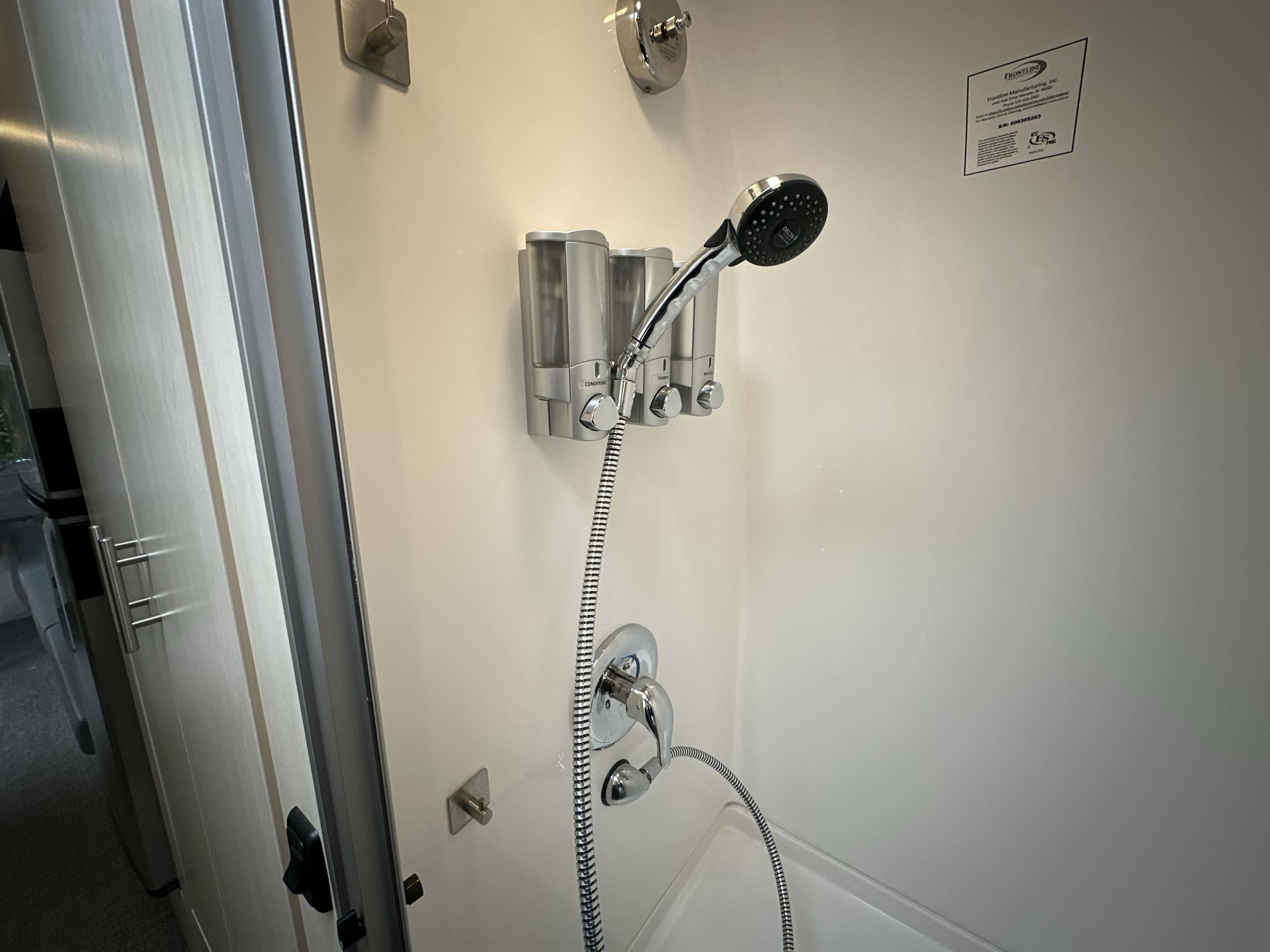 2023 Airstream 27FBT Base