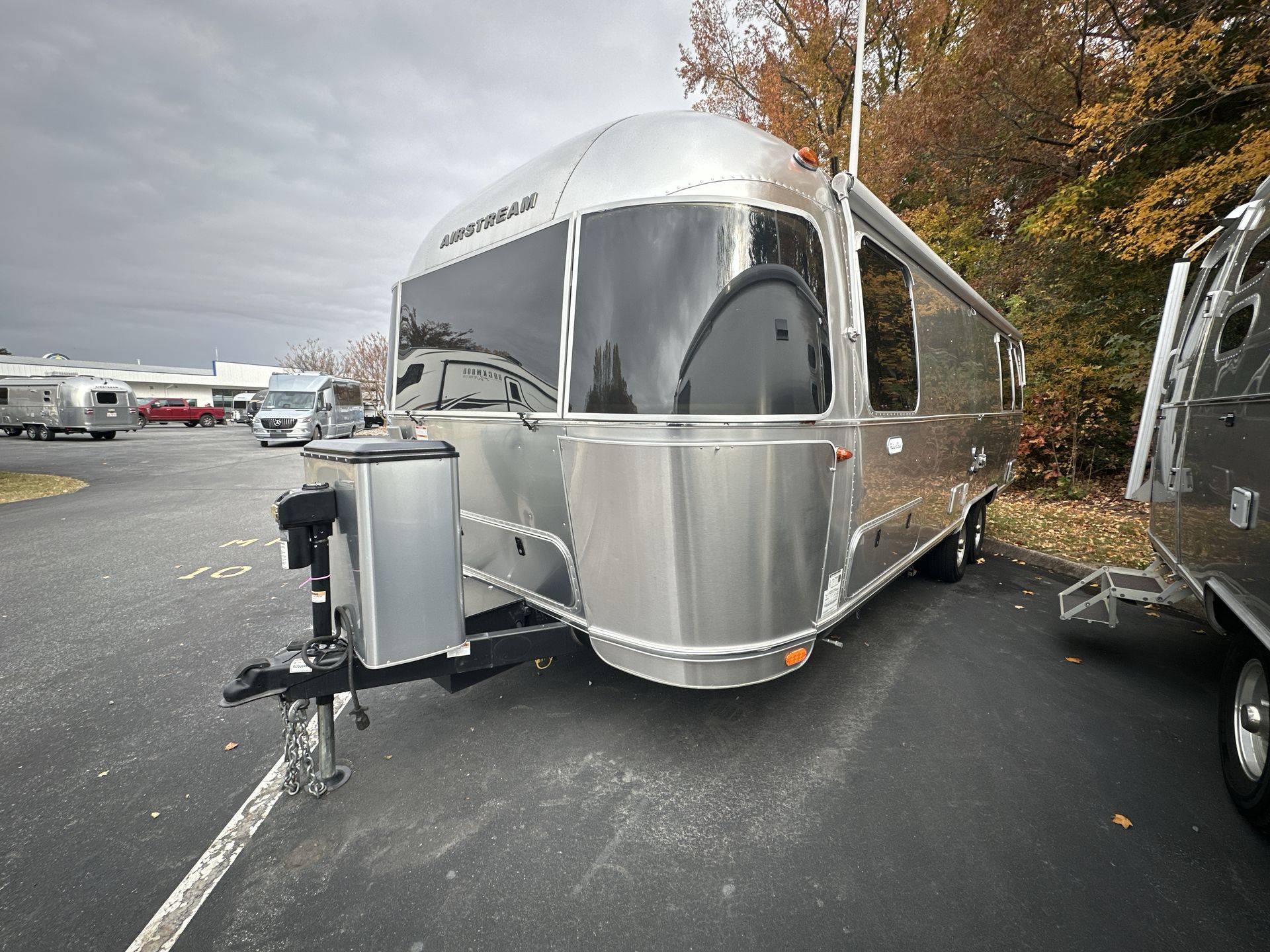 2023 Airstream 27FBT Base