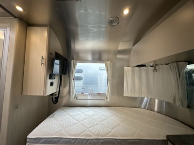 2023 Airstream 27FBT Base