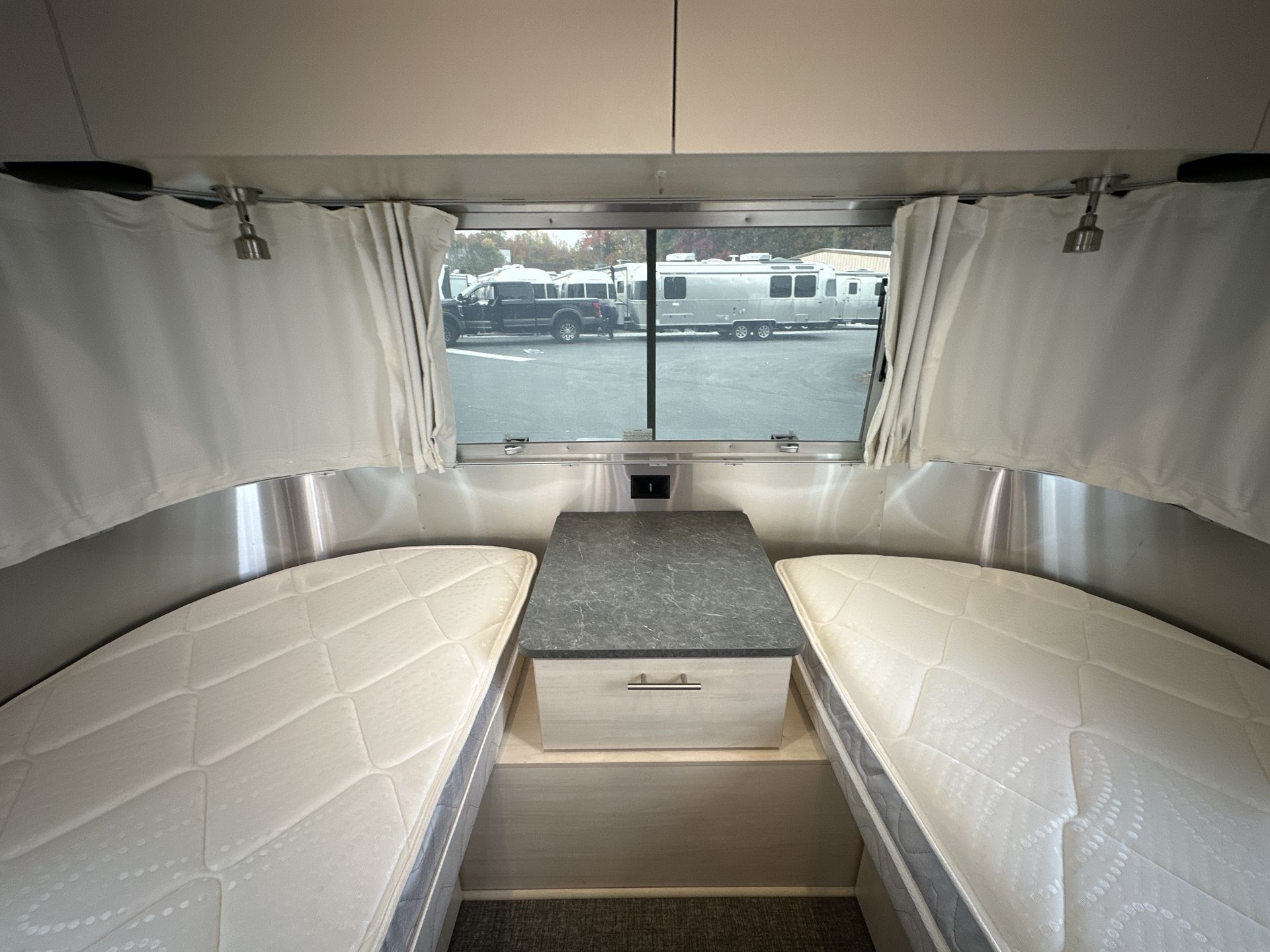 2023 Airstream 27FBT Base