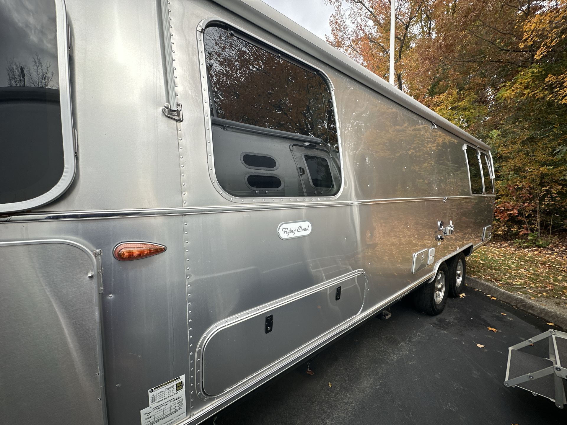 2023 Airstream 27FBT Base