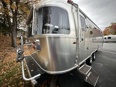 2023 Airstream 27FBT Base