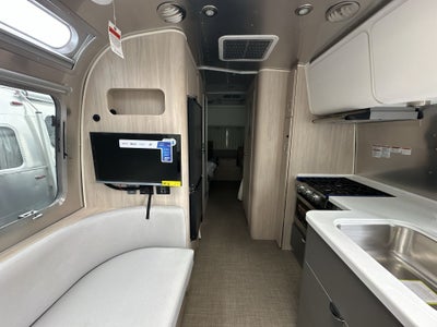 2025 Airstream 25FBT Base