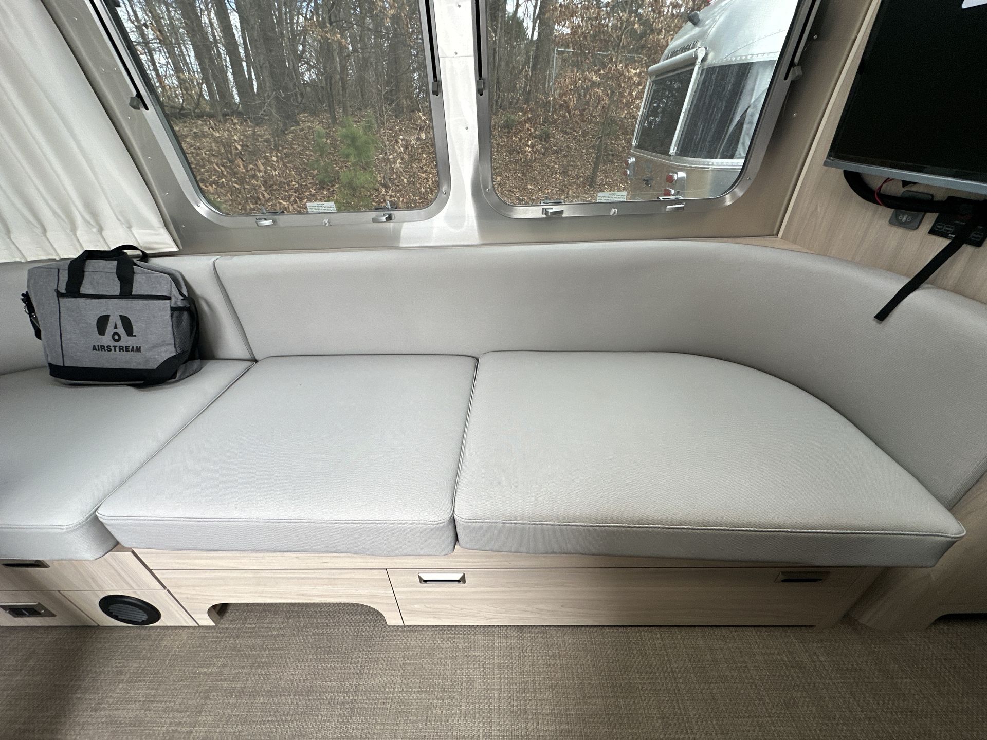 2025 Airstream 25FBT Base