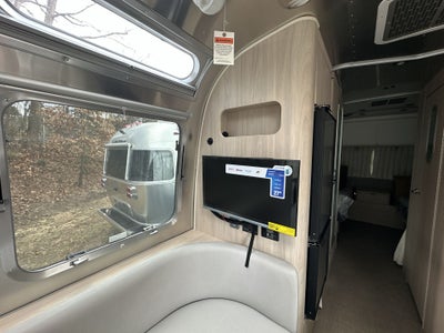 2025 Airstream 25FBT Base