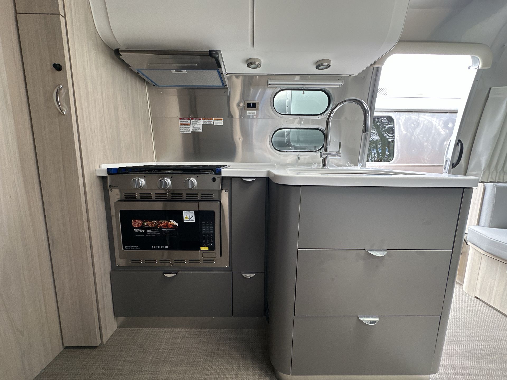 2025 Airstream 25FBT Base