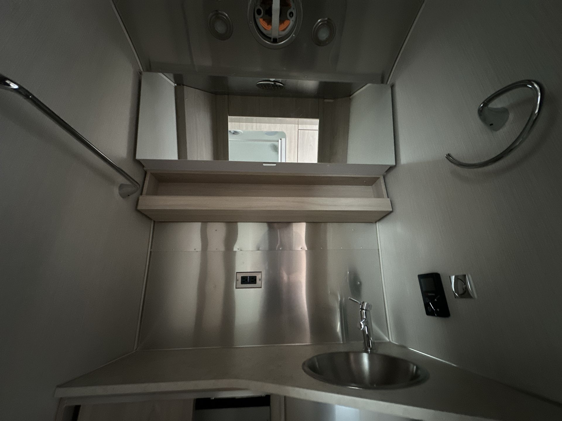 2025 Airstream 25FBT Base