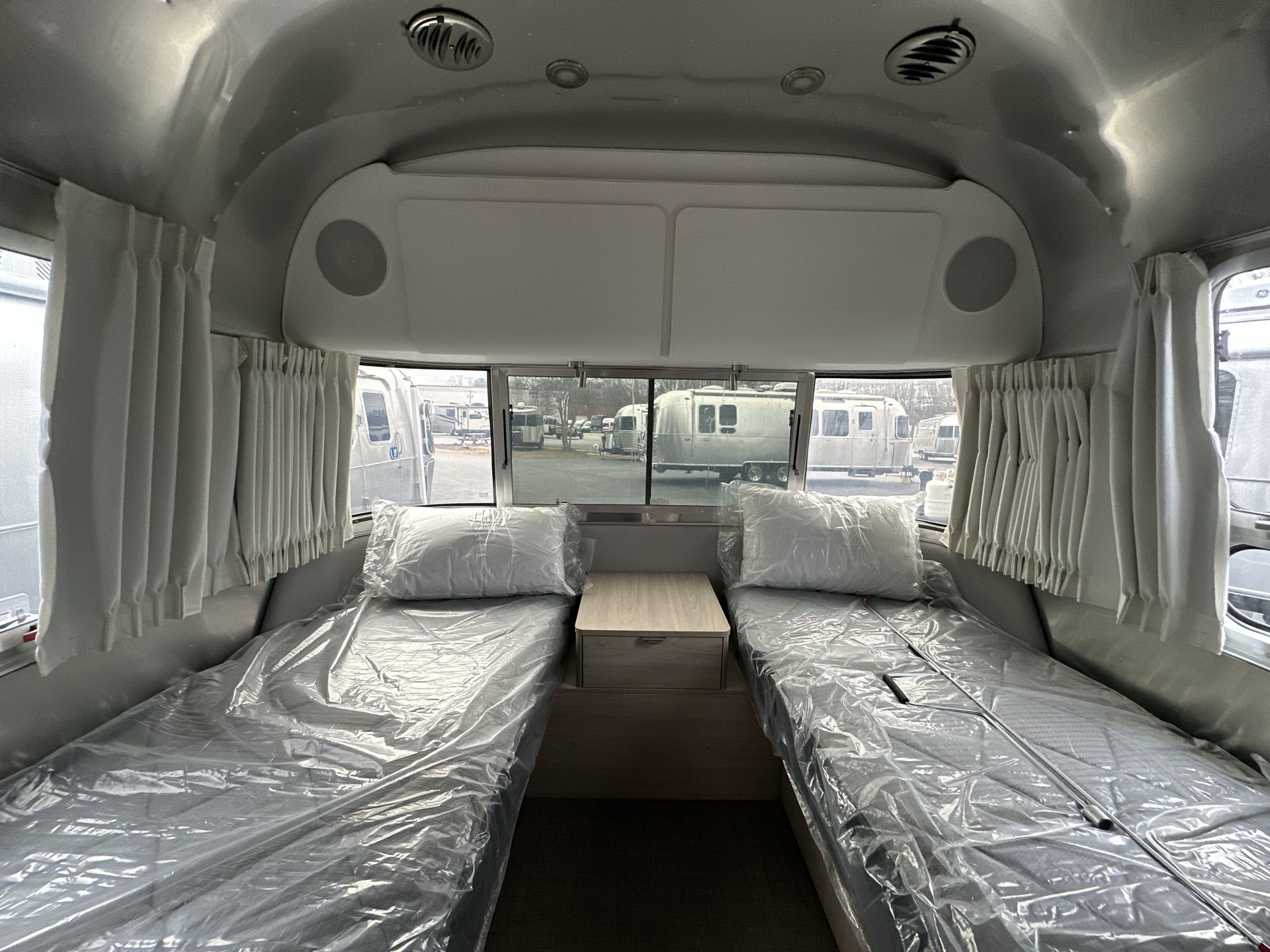 2025 Airstream 25FBT Base