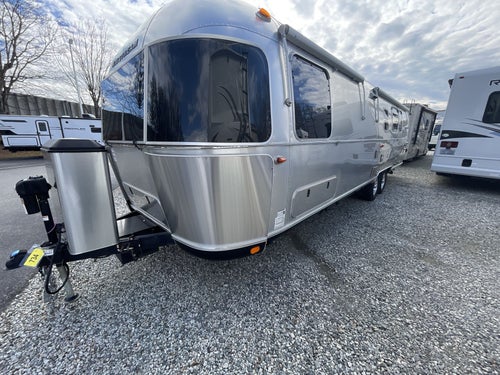 2023 Airstream 33 FBT Base
