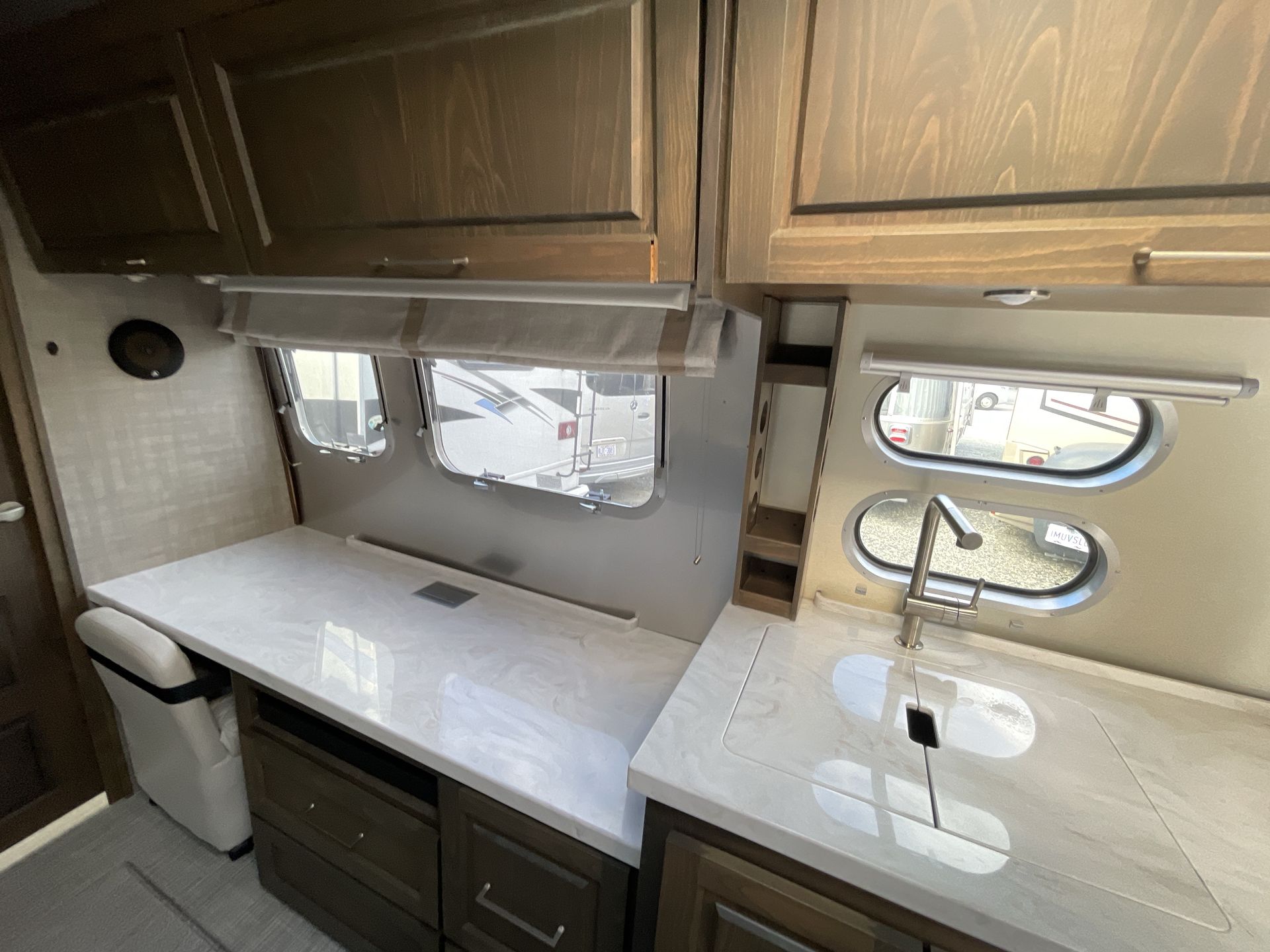 2023 Airstream 33 FBT Base