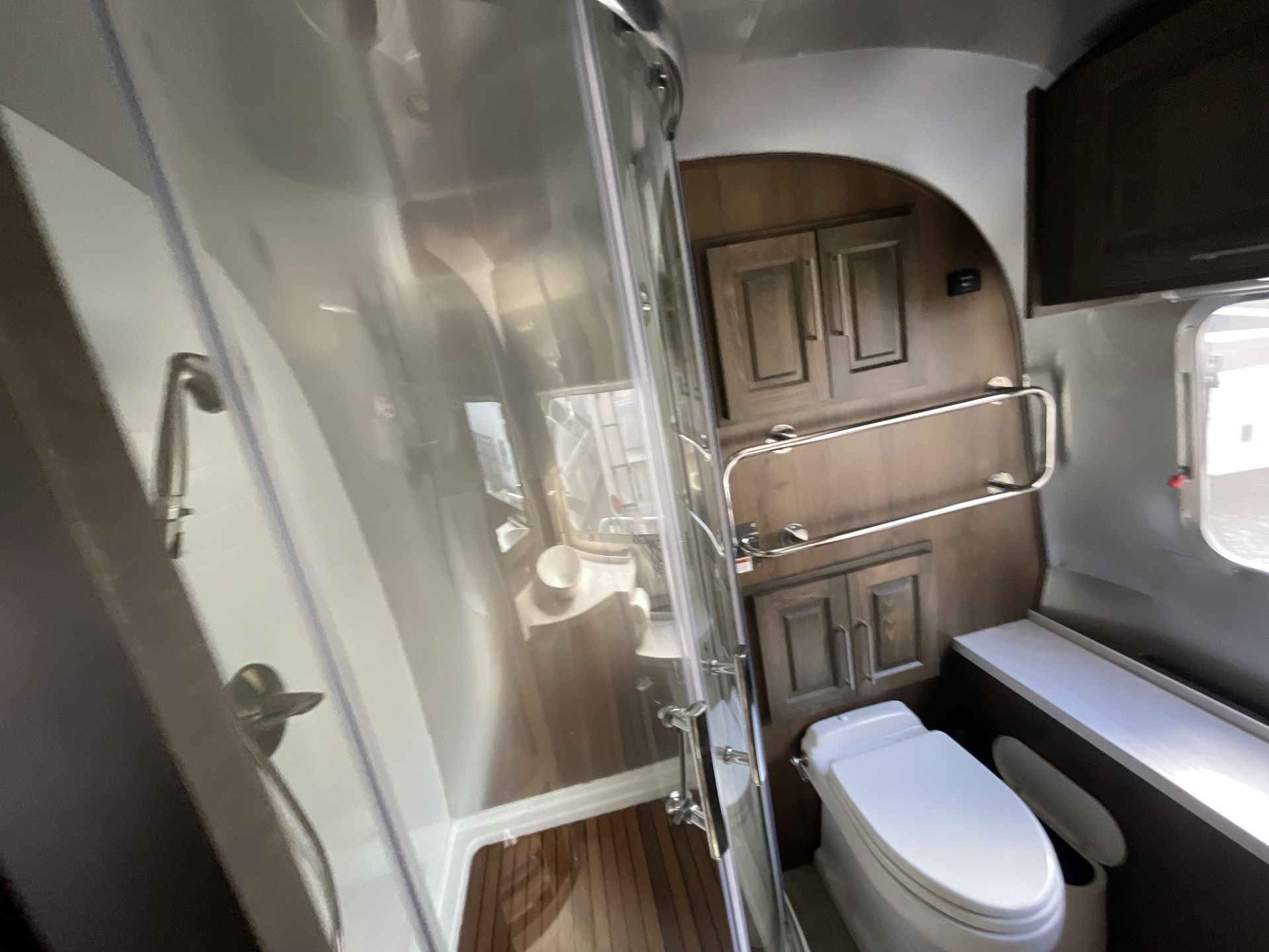 2023 Airstream 33 FBT Base