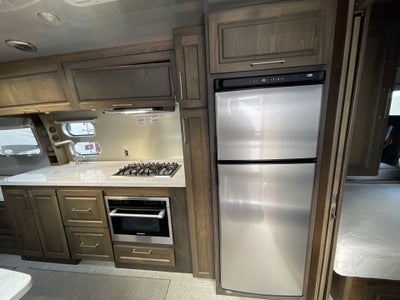 2023 Airstream 33 FBT Base