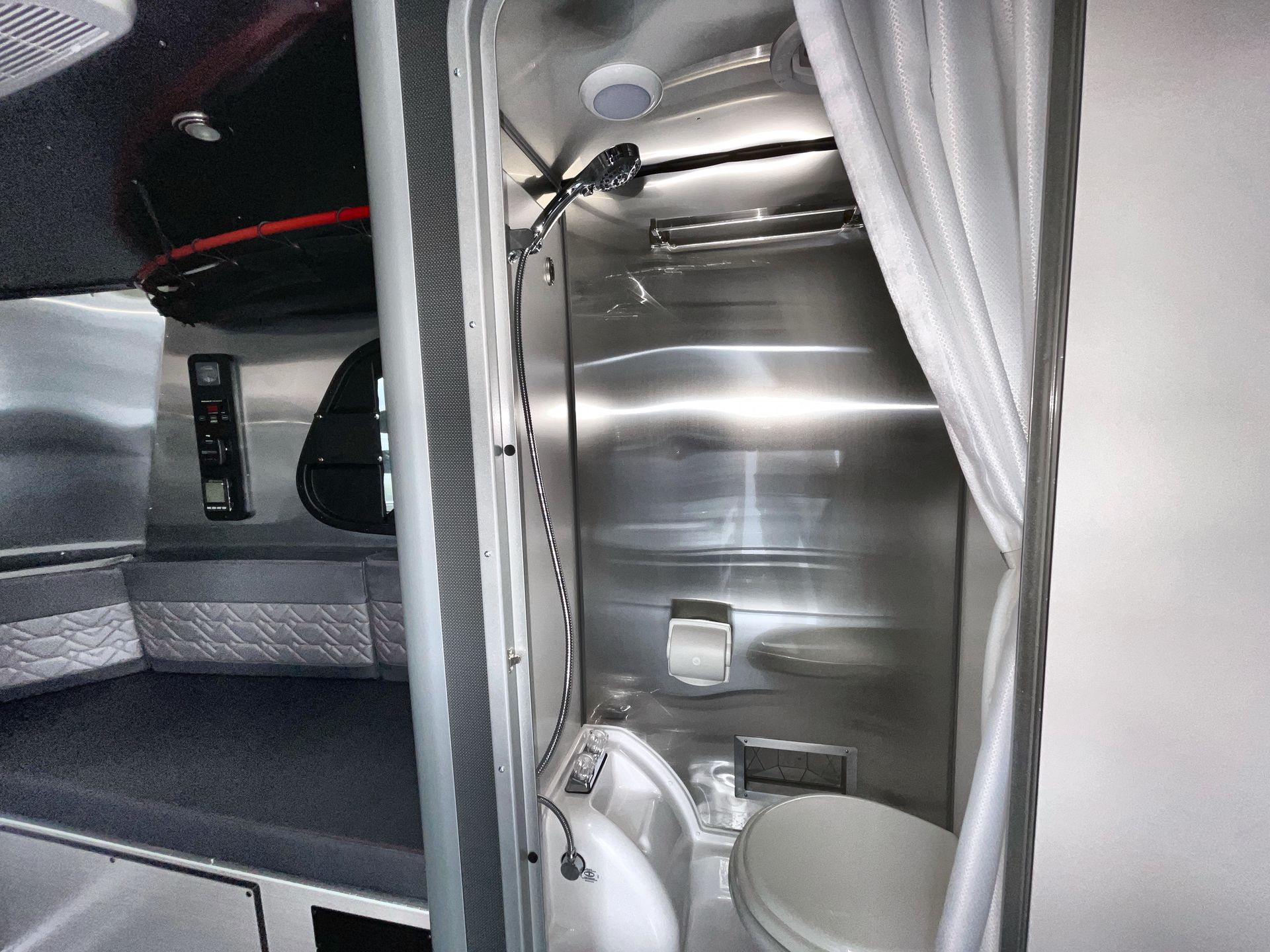 2025 Airstream 16X Base