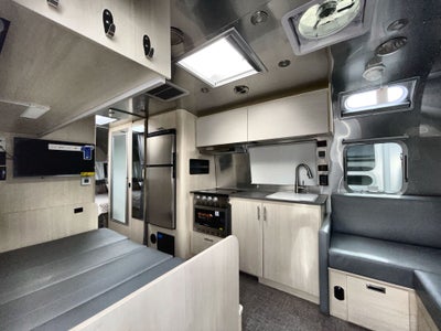 2025 Airstream 28RBT Base
