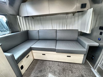 2025 Airstream 28RBT Base