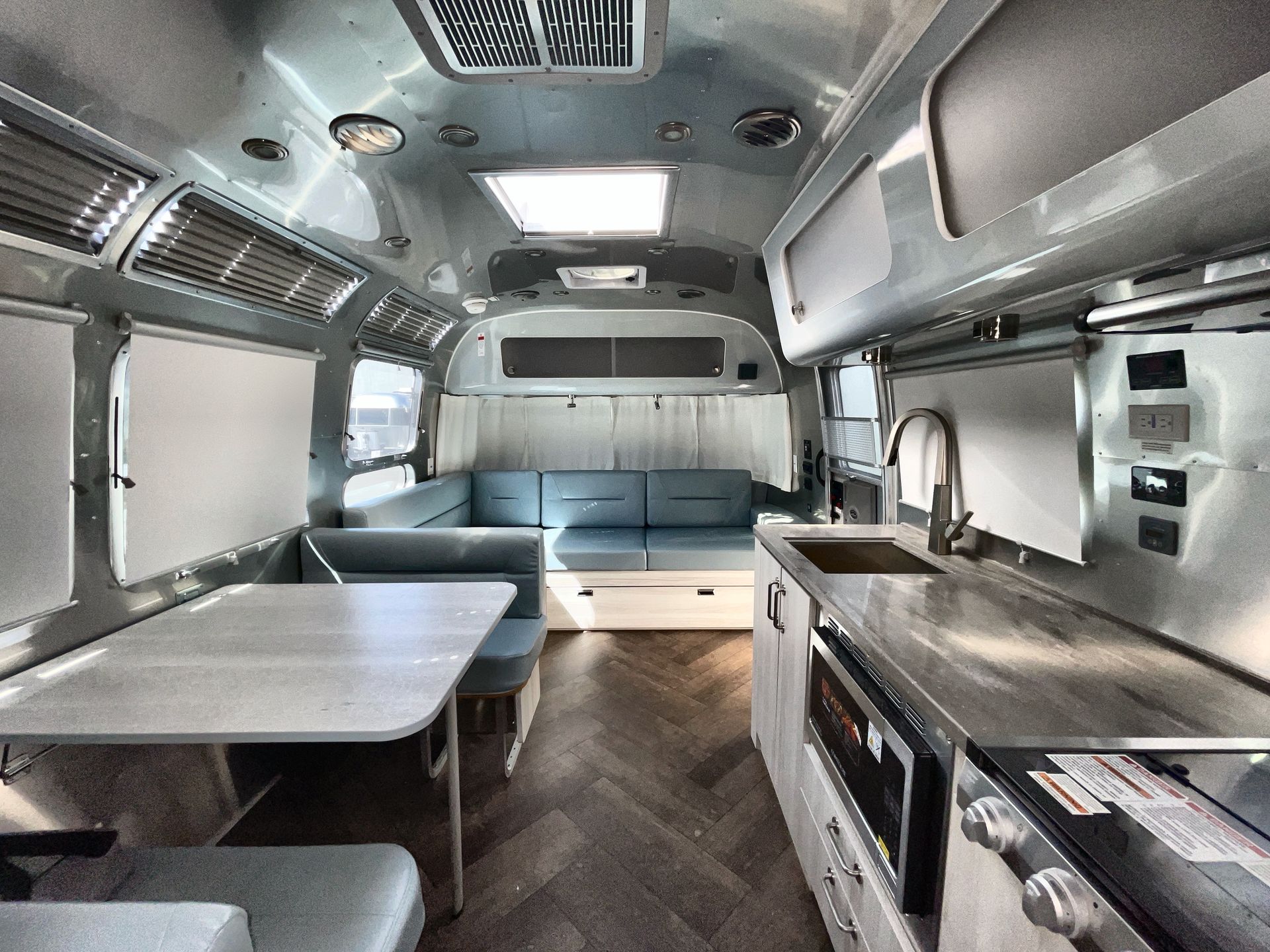 2025 Airstream 30RBQ Base