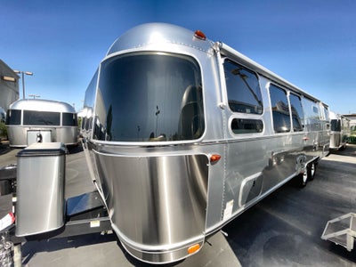 2025 Airstream 30RBT Base