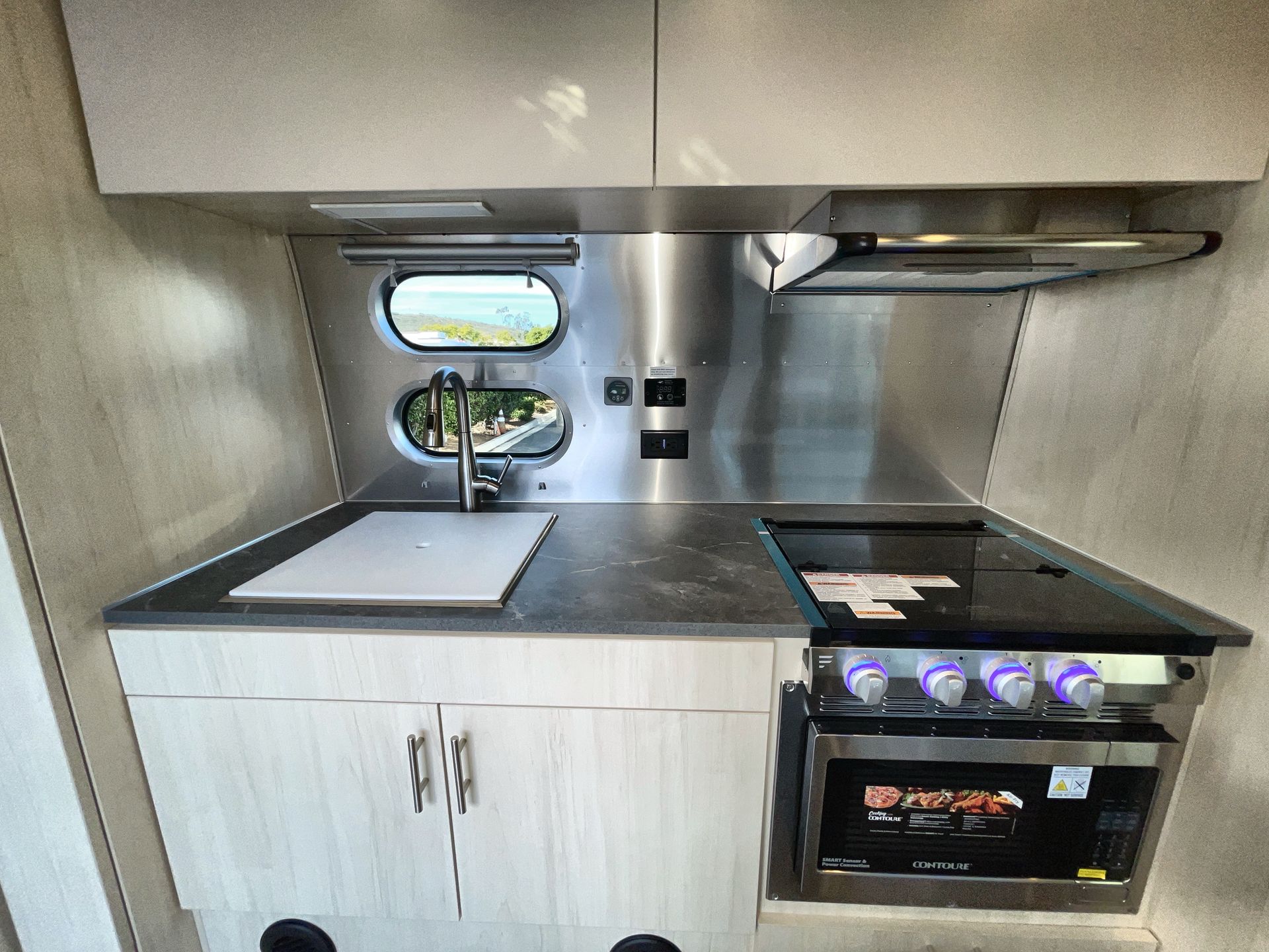 2026 Airstream 23FBQ Base