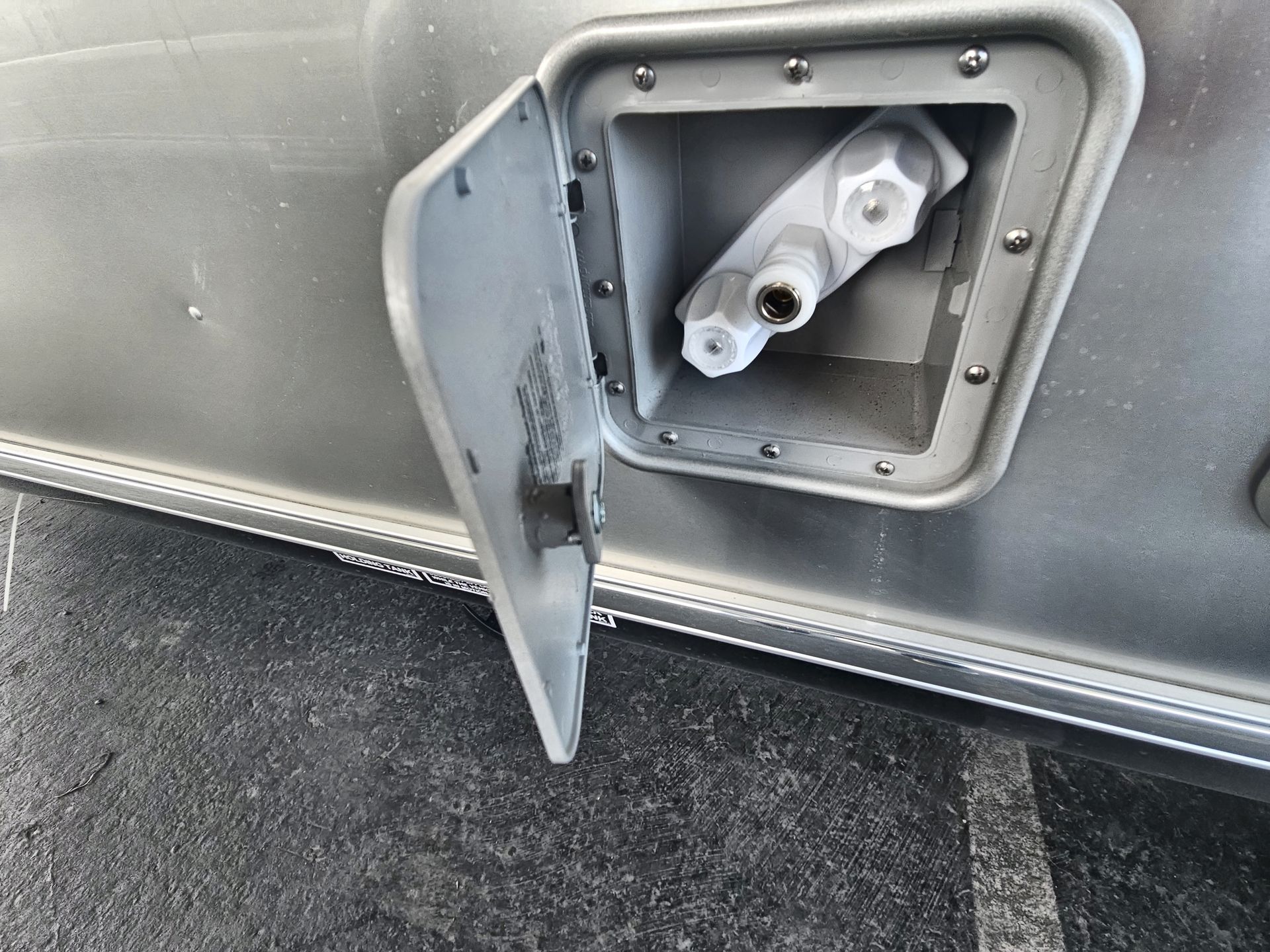 2025 Airstream 27FBQ Base