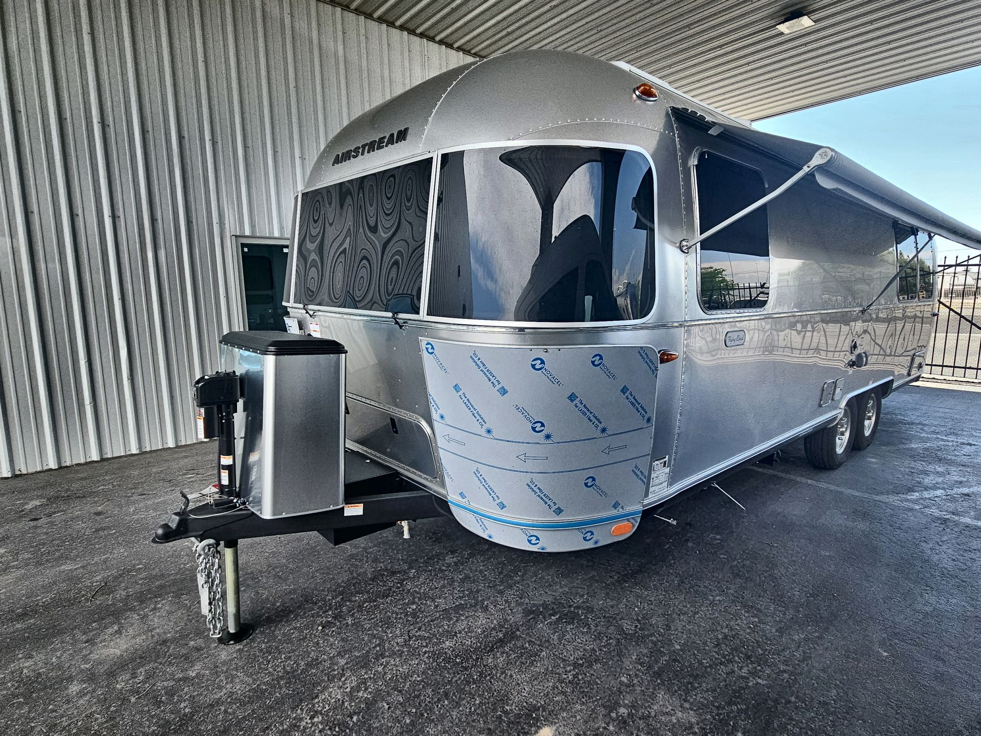 2025 Airstream 27FBQ Base