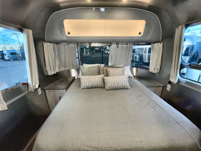 2026 Airstream 27FBQ Base