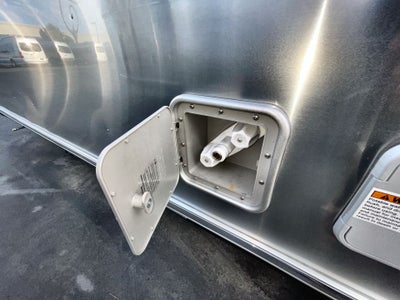 2026 Airstream 27FBQ Base