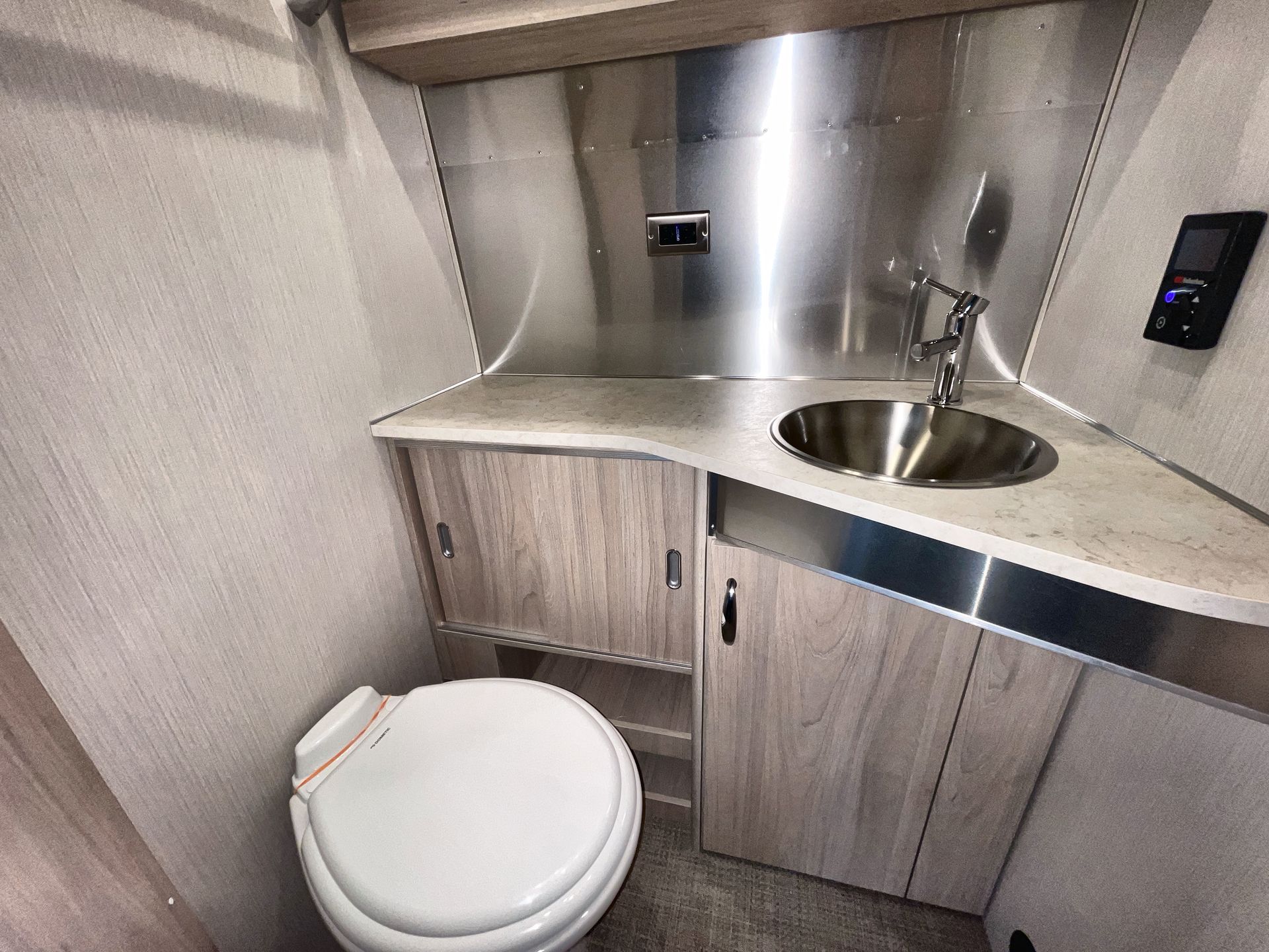 2025 Airstream 25FBQ Base