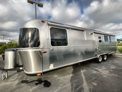2026 Airstream 33FBQ Base