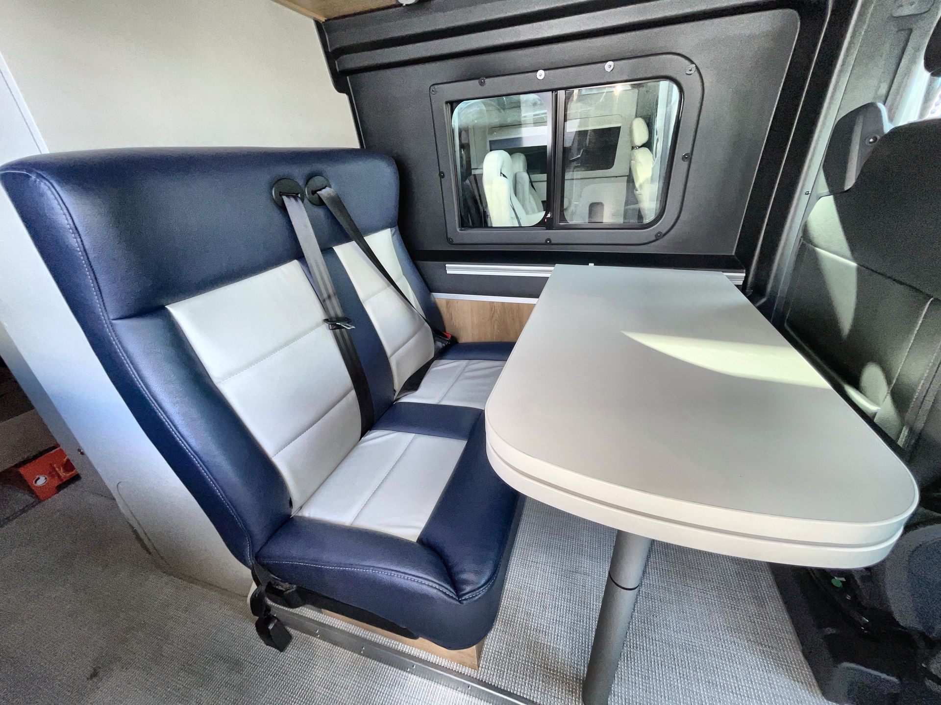 2026 Airstream Rangeline Base