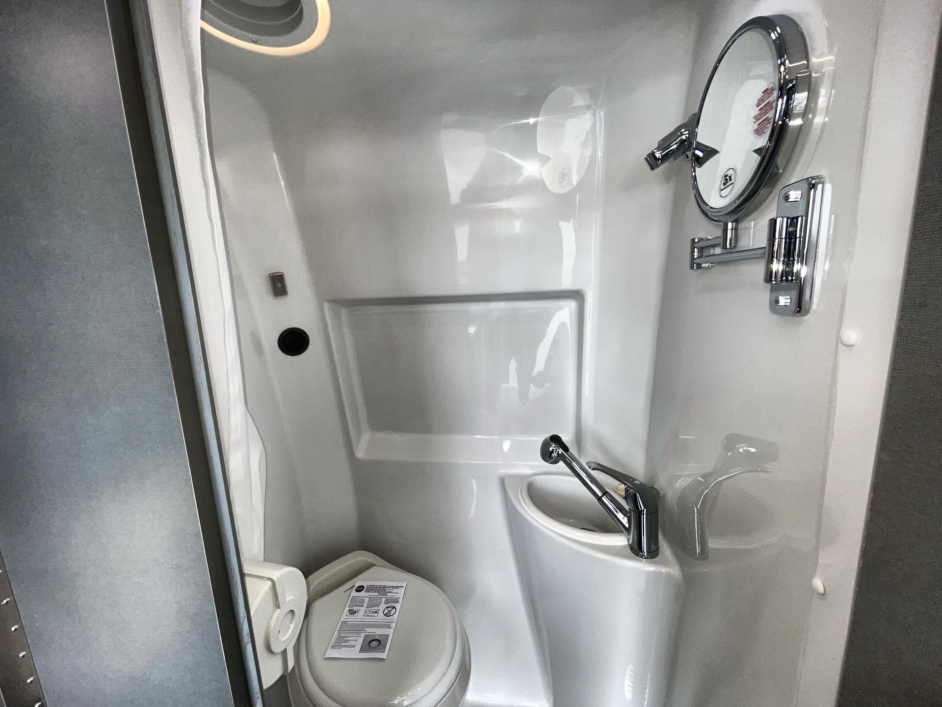 2026 Airstream 19X LE Outland Base