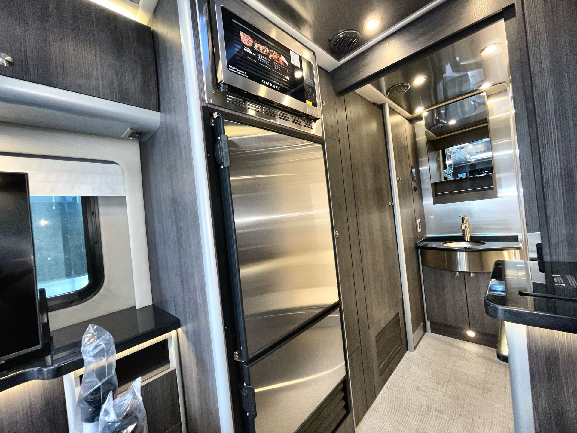 2026 Airstream Murphy Suite Base