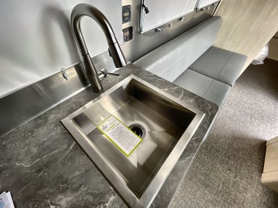 2026 Airstream 30FBBT Base