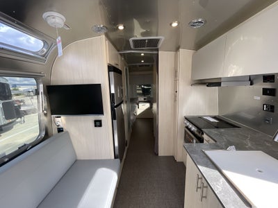2026 Airstream 25FBT Base