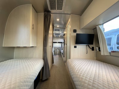 2026 Airstream 25FBT Base