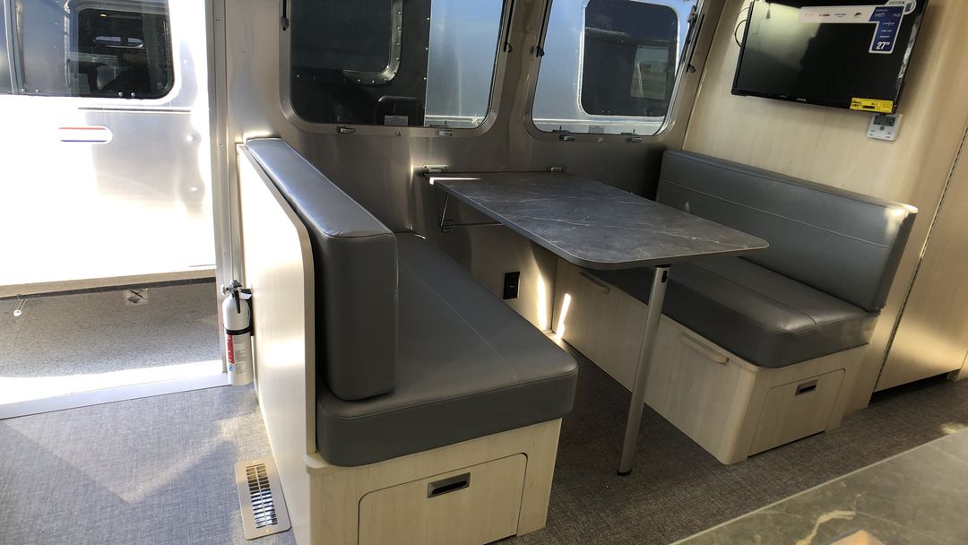 2026 Airstream 28RBT Base