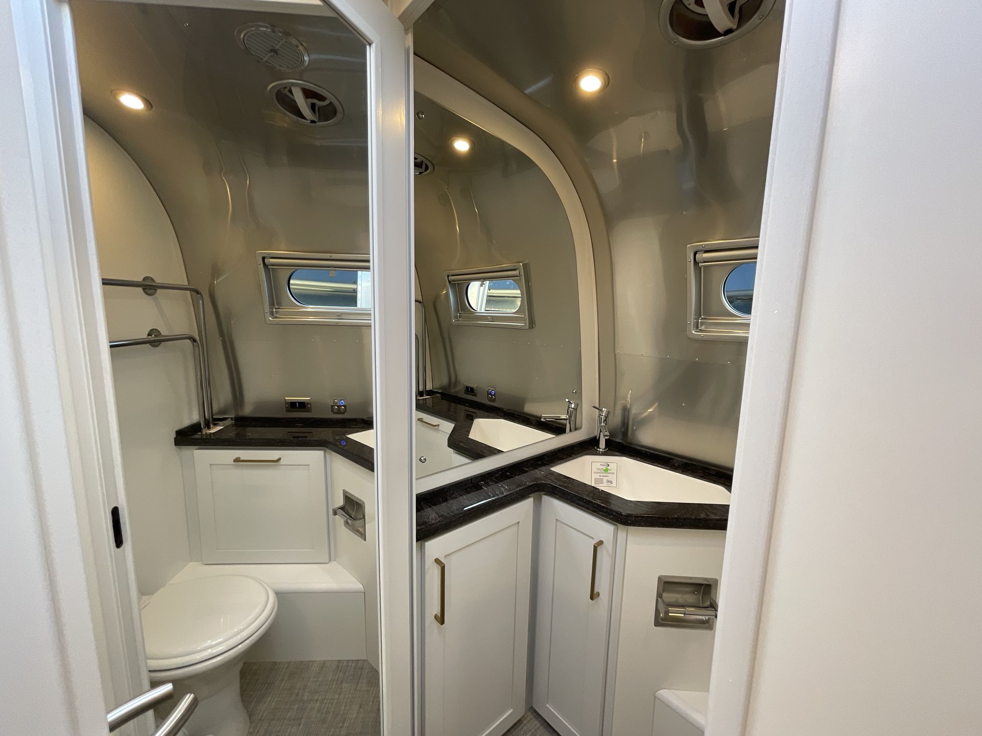 2026 Airstream 28RBQ Base