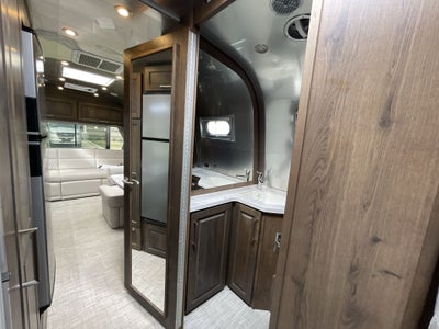 2026 Airstream 28RBT Base